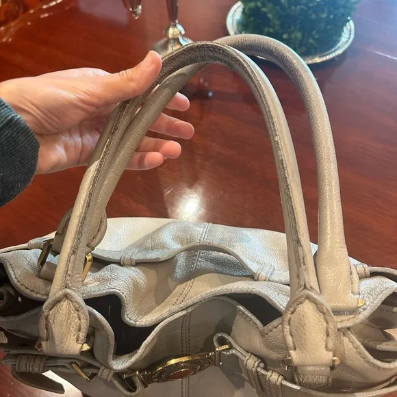 Gorgeous GUC Burberry Lamberth Buffalo leather handbag